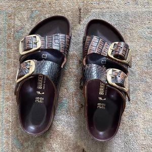 Birkenstock- Arizona Big Buckle- Gator Brown- size 38- GOLD BUCKLE
